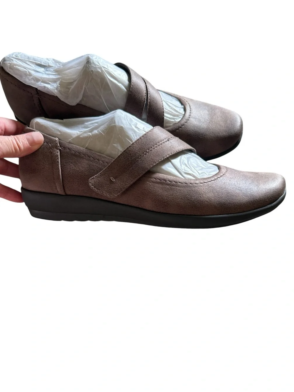 Easy Spirit NIB Aranza Taupe Mary Jane’s size 9
